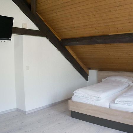 Speiserestaurant Traube Kuttigen Exteriér fotografie