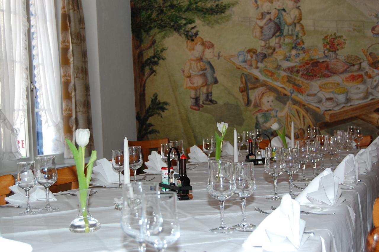 Speiserestaurant Traube Kuttigen Exteriér fotografie